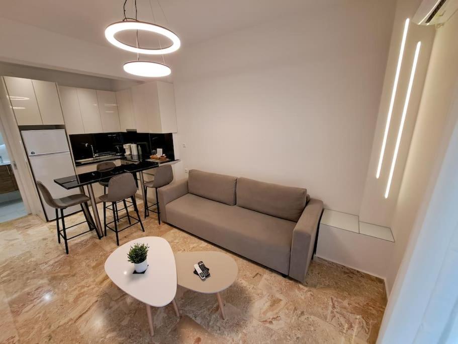 Luxury Suite พาทรา ภายนอก รูปภาพ