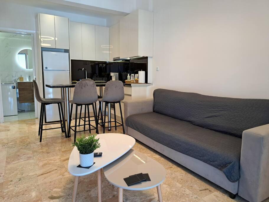 Luxury Suite พาทรา ภายนอก รูปภาพ