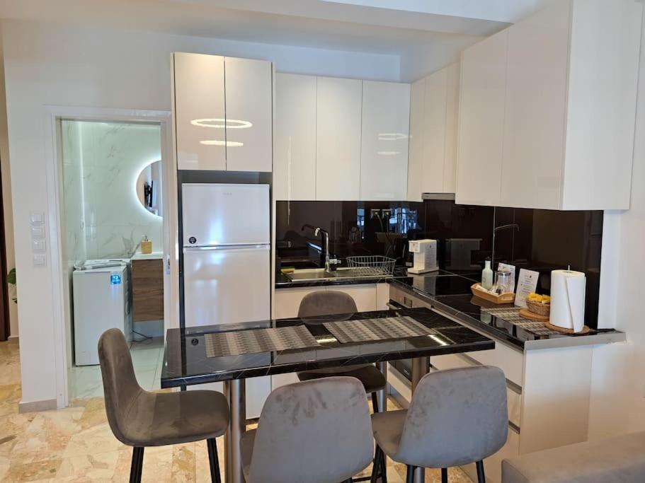 Luxury Suite พาทรา ภายนอก รูปภาพ